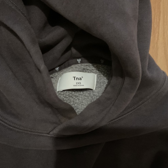 TNA CROPPED SHRUNKEN HOODIE - Picture 3 of 3